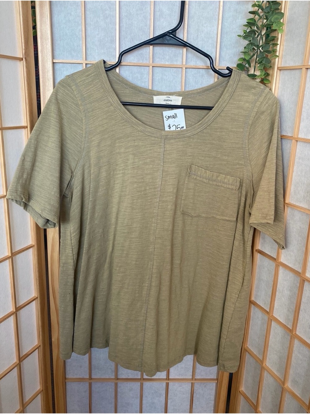 entro Olive Scoop Neck Short Sleeve Pocket Tee